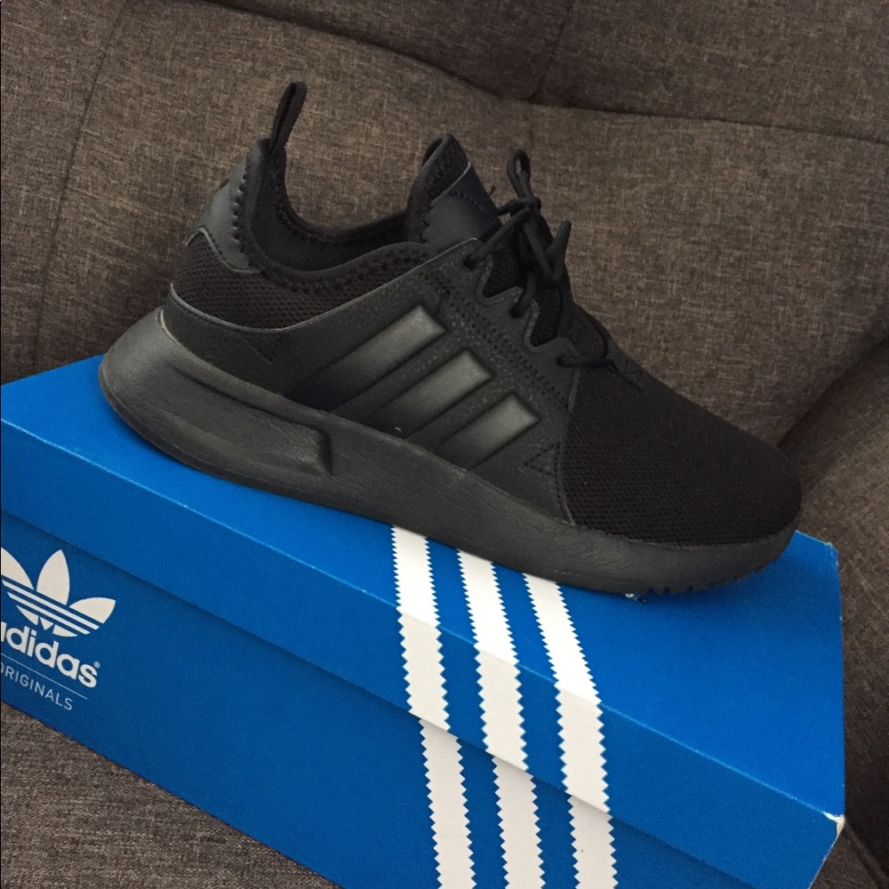 Boys shoes